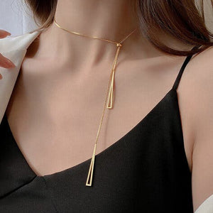 The Elara Drop Everyday Necklace