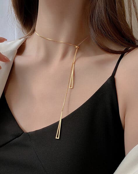 The Elara Drop Everyday Necklace