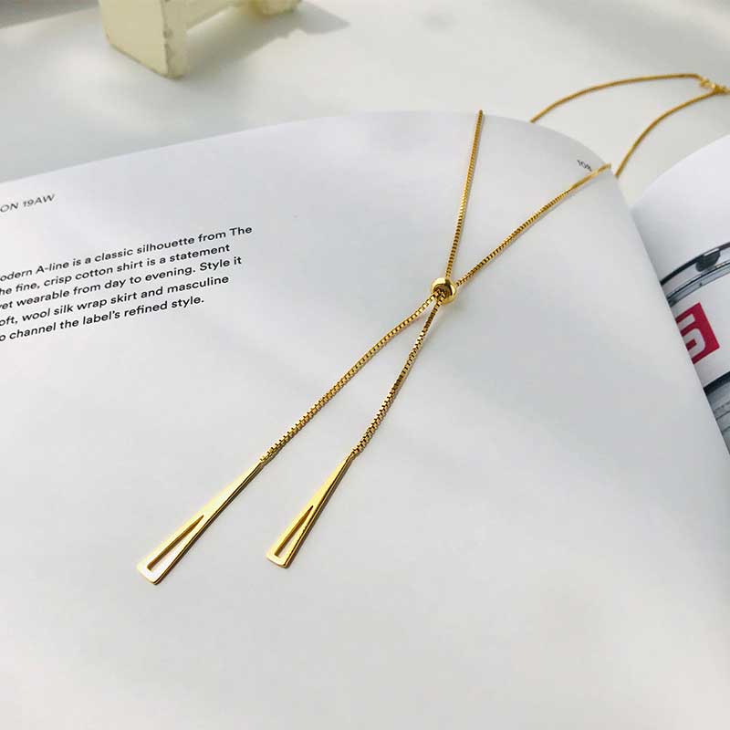 The Elara Drop Everyday Necklace