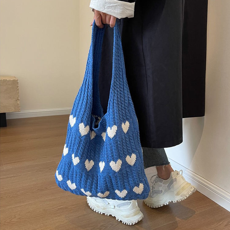 The Loom bag by Saeeki