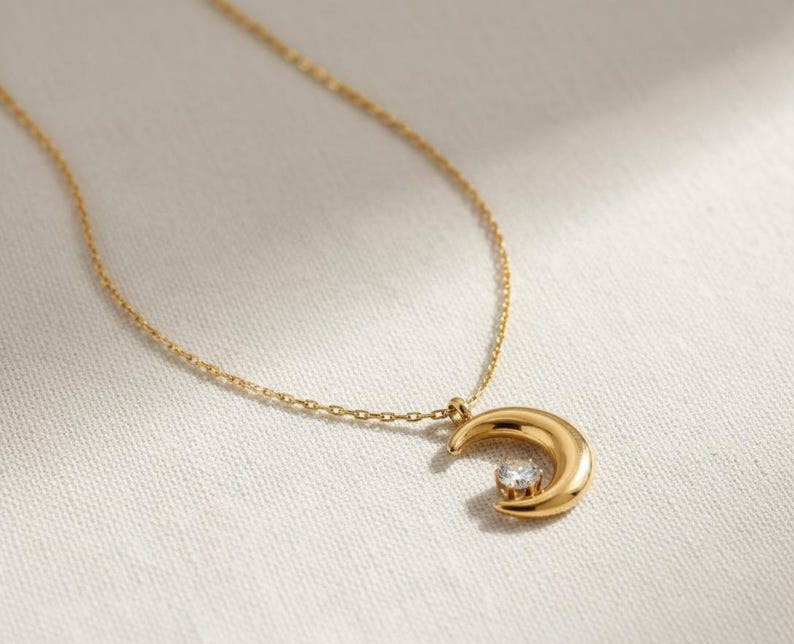 The Iora Crescent Everyday Pendant