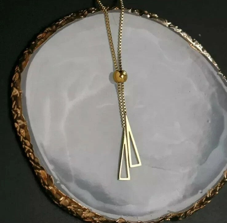 The Elara Drop Everyday Necklace